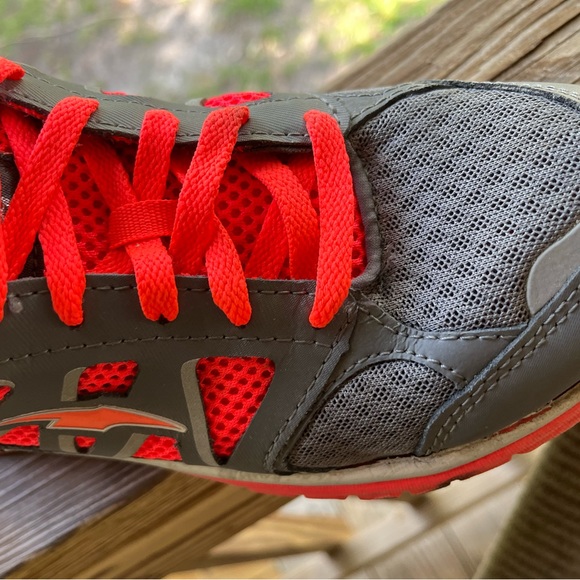 Avia - Picture 4 of 5